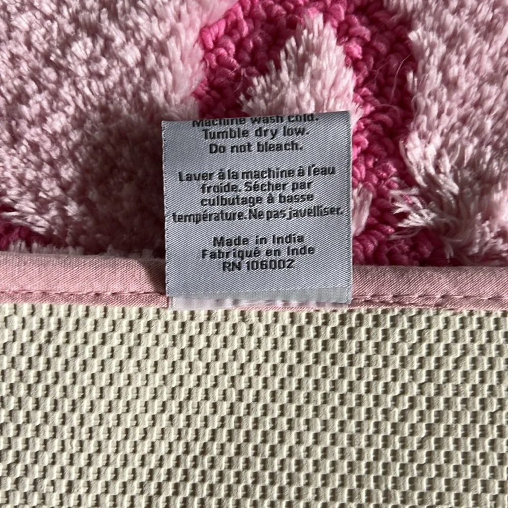 Kassaspa by Kassatex Ghost Bath Rug - Pink & White
